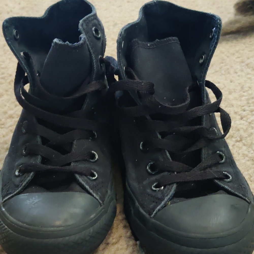 Black youth chuck taylors